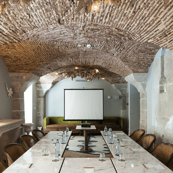 Elegant interior of Federico's Restaurant in Lisbon, cozy dining atmosphere